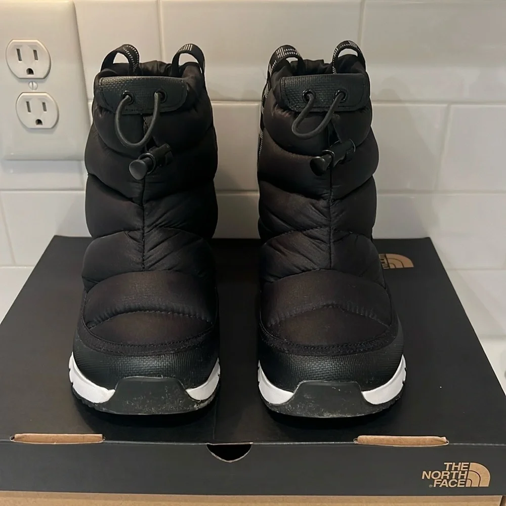 Like New! The North Face Kids' ThermoBall Pull-On Waterproof Boots! Size 4